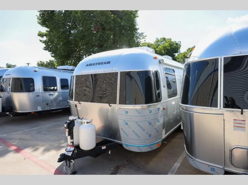 2026 Airstream International 25FB - Photo 2
