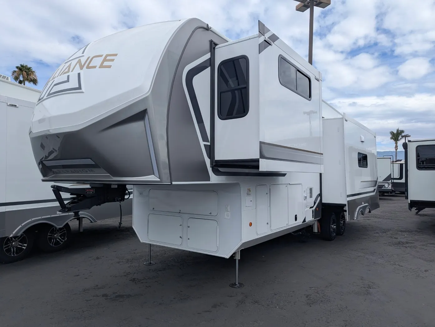 2027 Alliance RV Paradigm 310RL - Photo 4