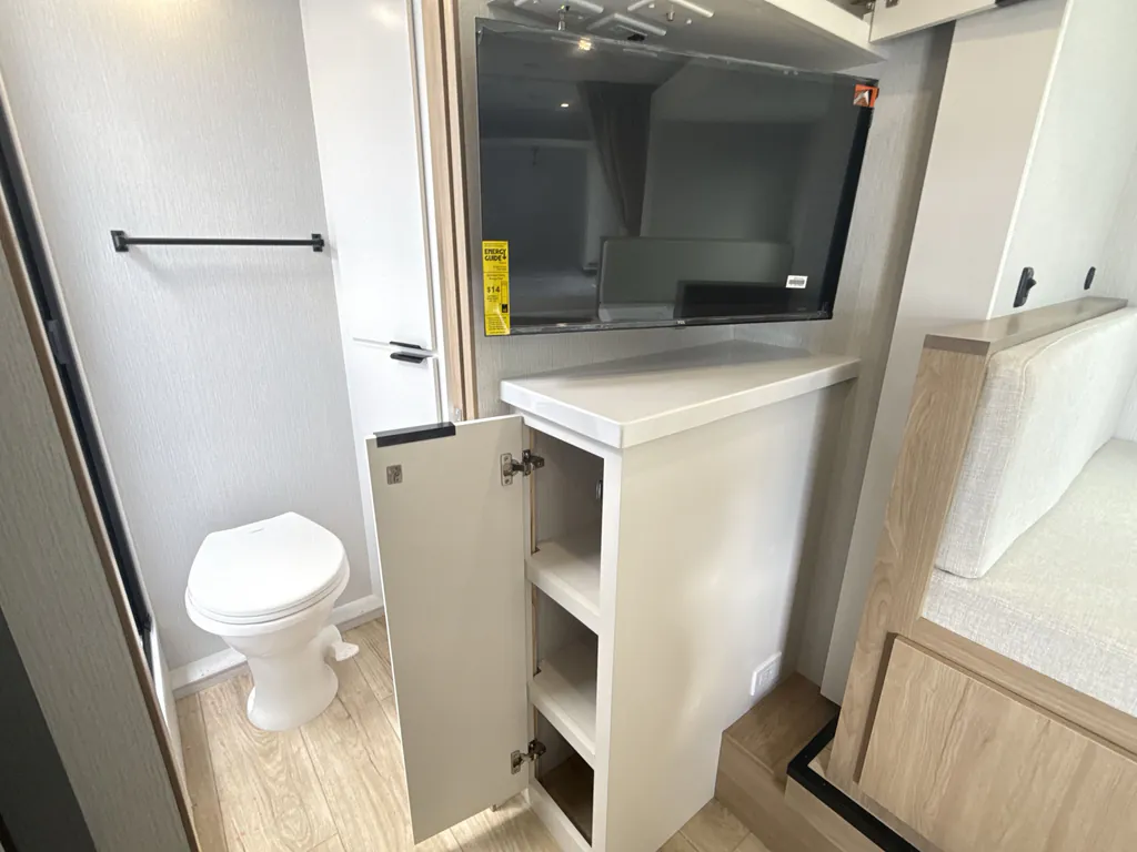 2027 Winnebago Micro Minnie 2108DS, Photos photo 31