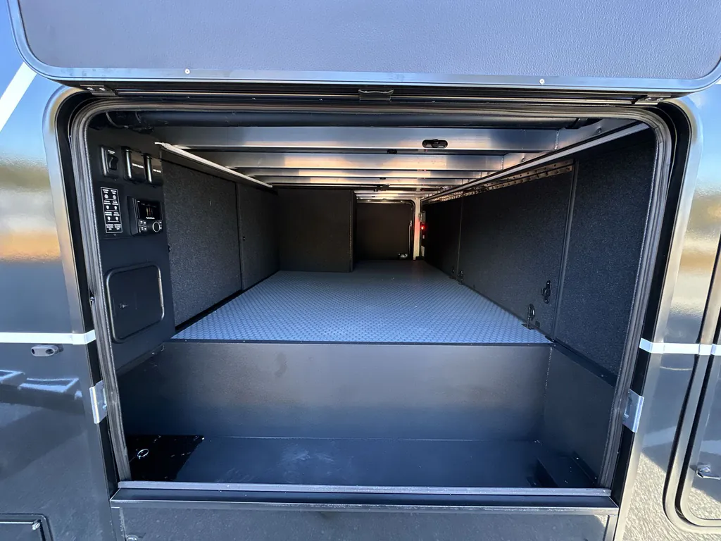 2026 Brinkley Model G 3970, Photos photo 6