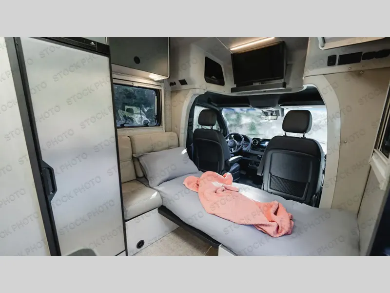 2027 Winnebago EKKO 23B - Photo 4