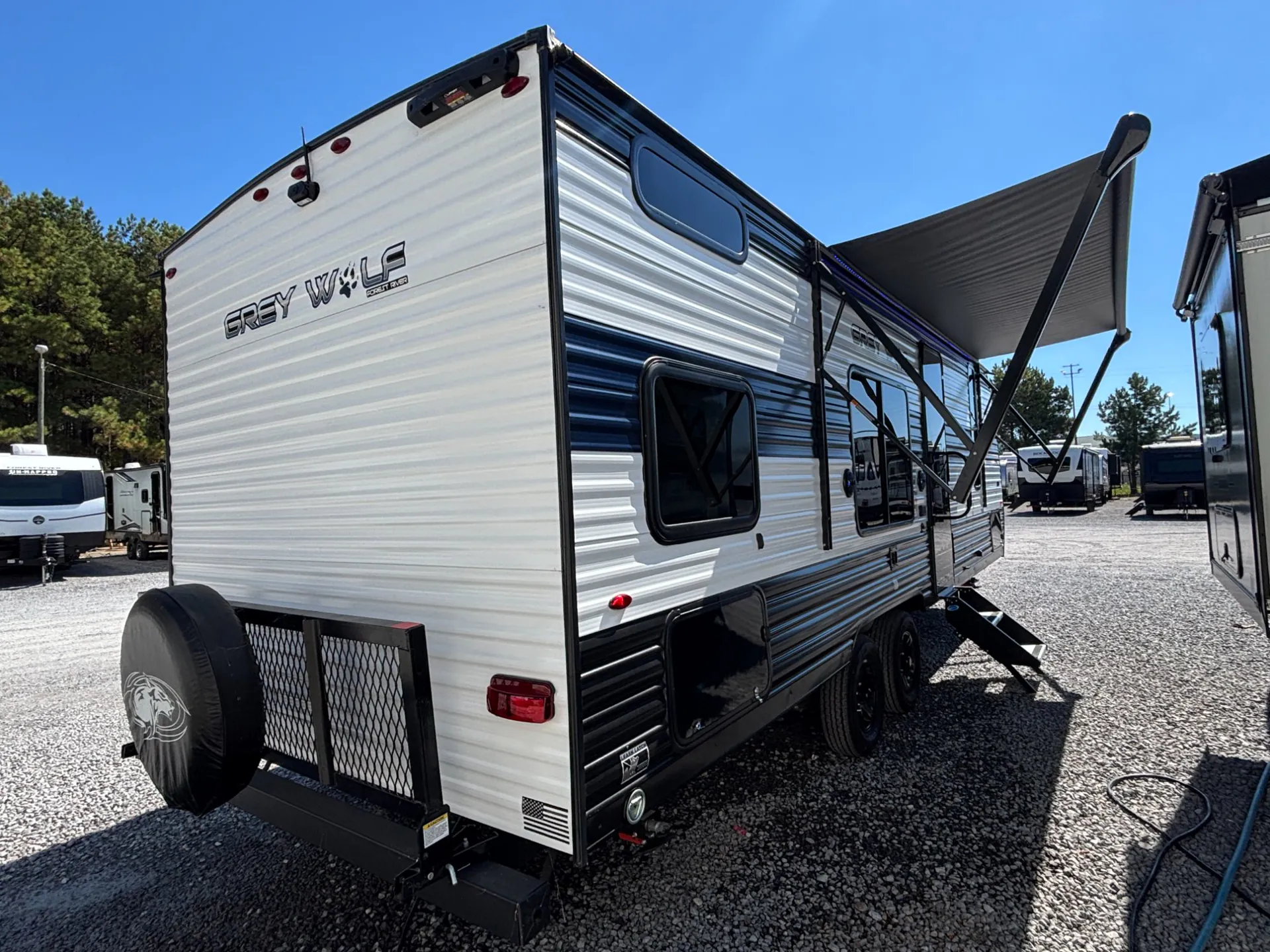 2024 Forest River Cherokee Grey Wolf 26DJSE — Photo 5