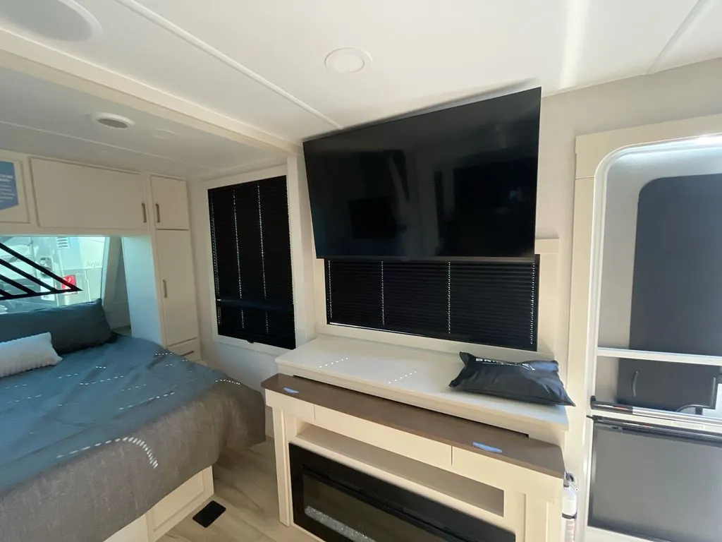 2026 Brinkley Model I 235, Photos photo 7