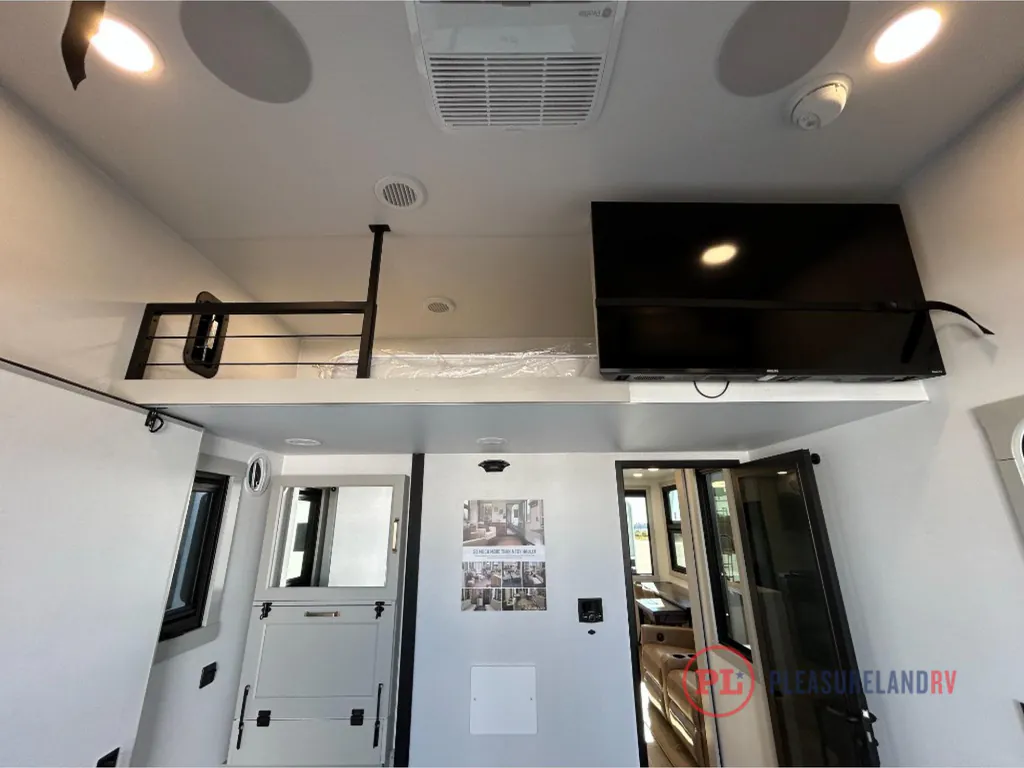 2026 Brinkley Model G 4100, Photos photo 15