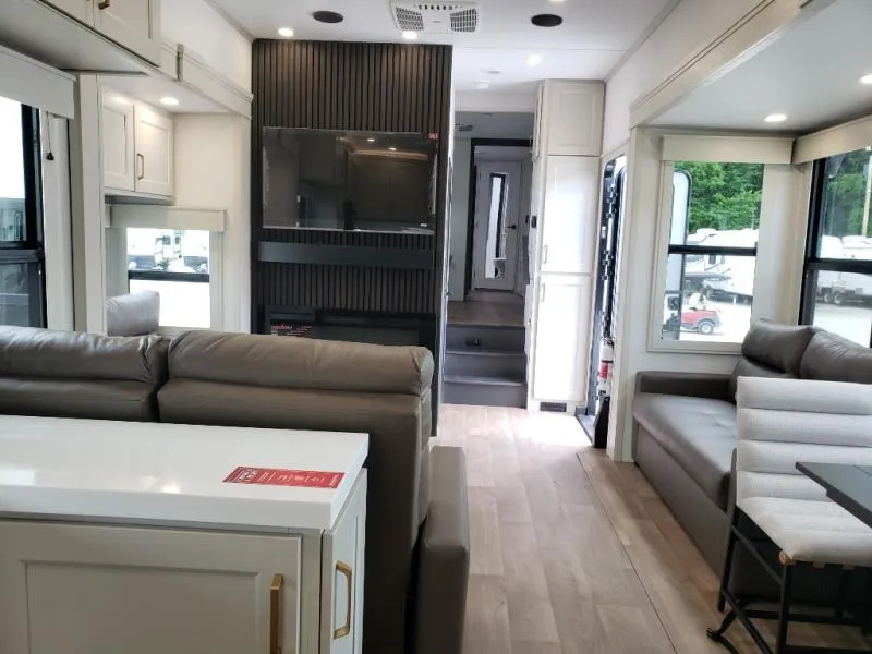 2027 Grand Design Solitude 417KB - Photo 4
