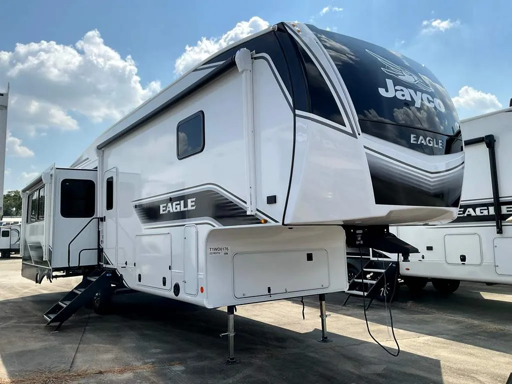2026 Jayco Eagle 321RSTS - Photo 3