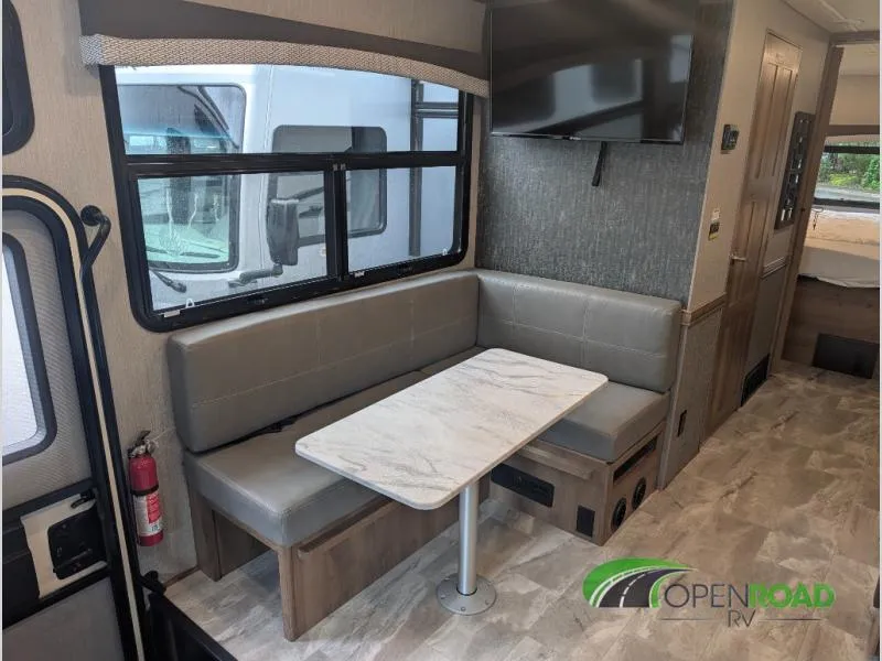 2021 Fleetwood Flair 29M - Photo 4