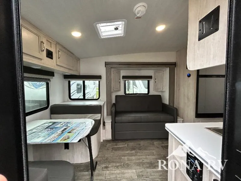 2026 Gulf Stream Vista Cruiser 23RSS - Photo 3