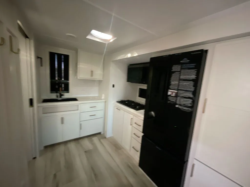 2026 Brinkley Model I 235, Photos photo 4