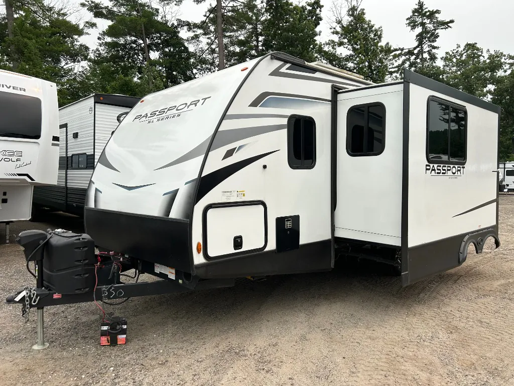 2023 Keystone Passport SL 221BH - Photo 4