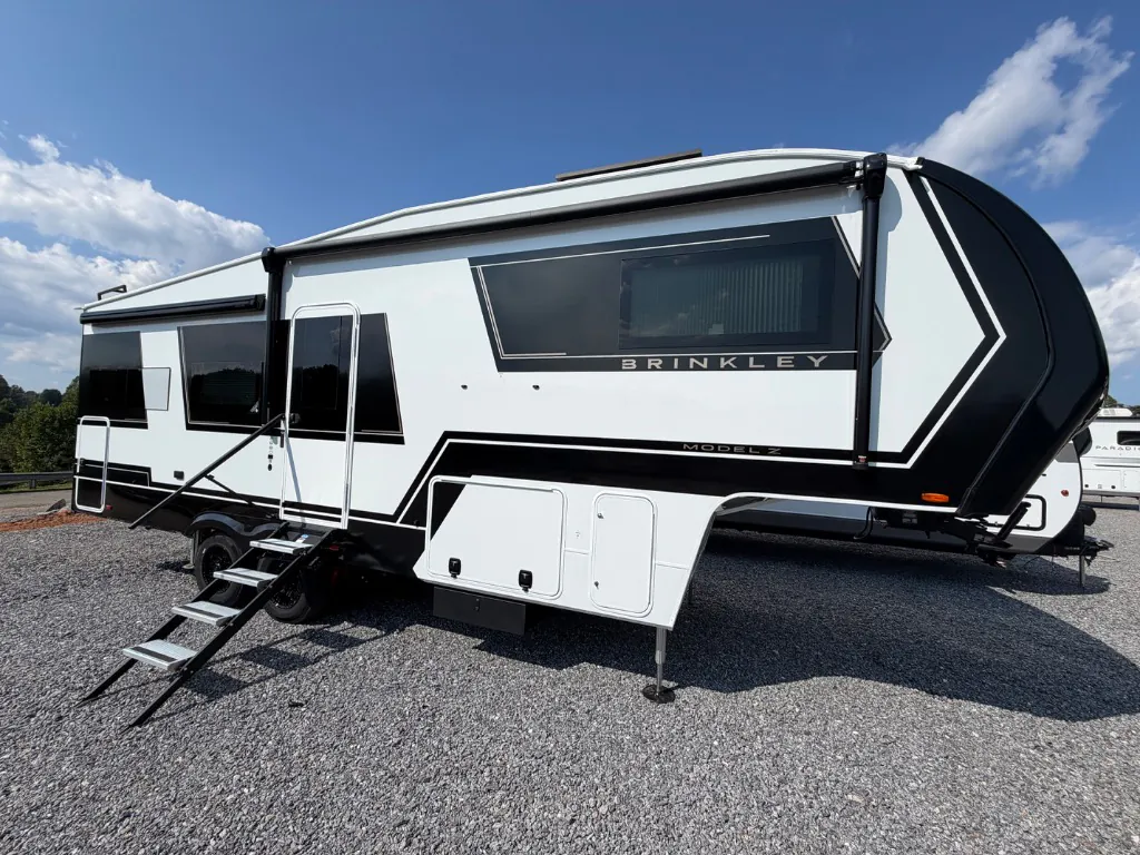 2027 Brinkley Model Z 2680, Photos photo 2