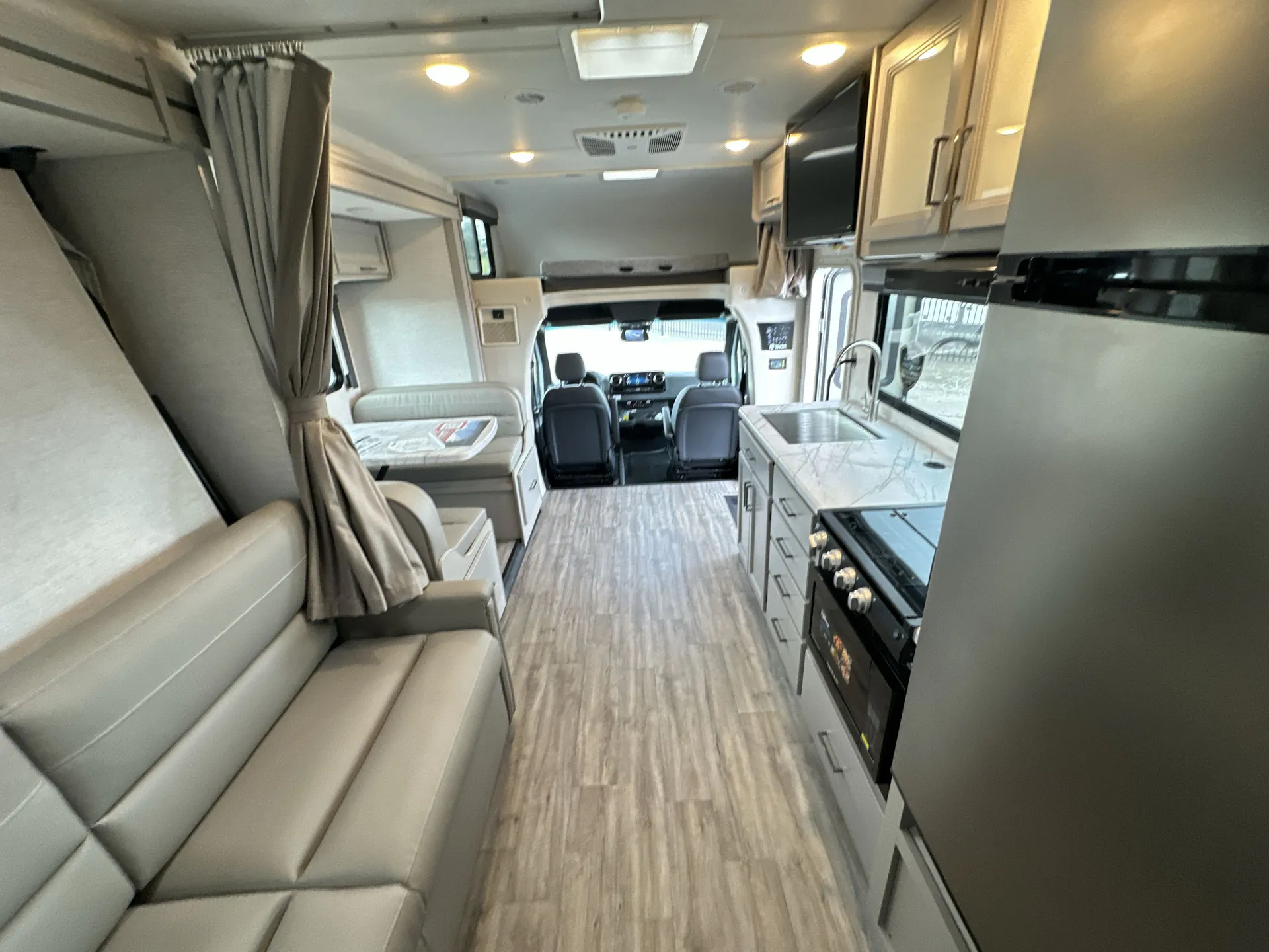 2025 Thor Motor Coach Coleman 24CL - Photo 4