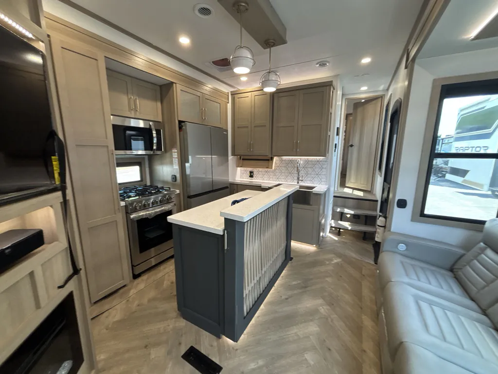 2025 Keystone Raptor 415, Photos photo 10