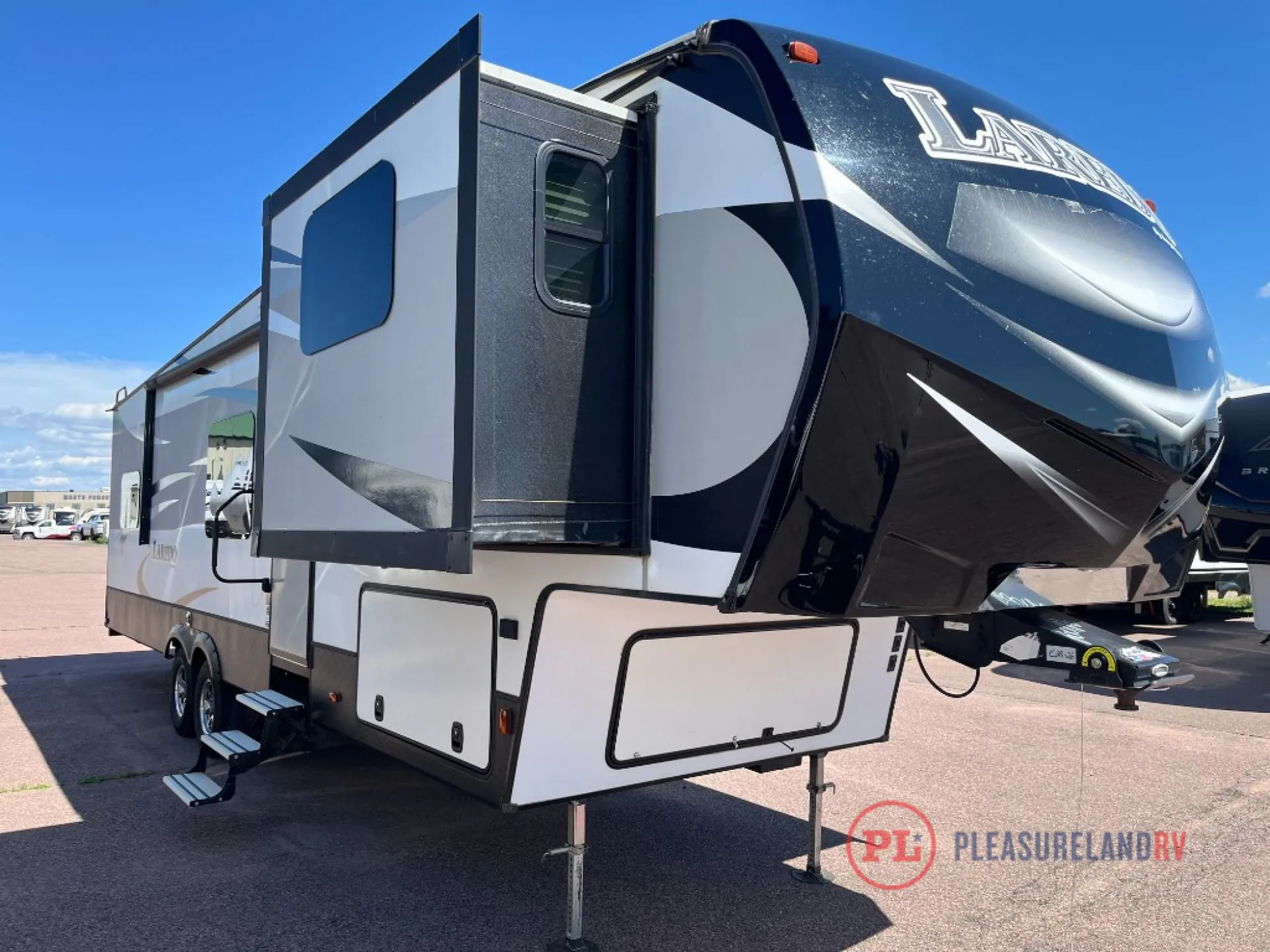 2017 Keystone RV Laredo 340FL - Photo 2