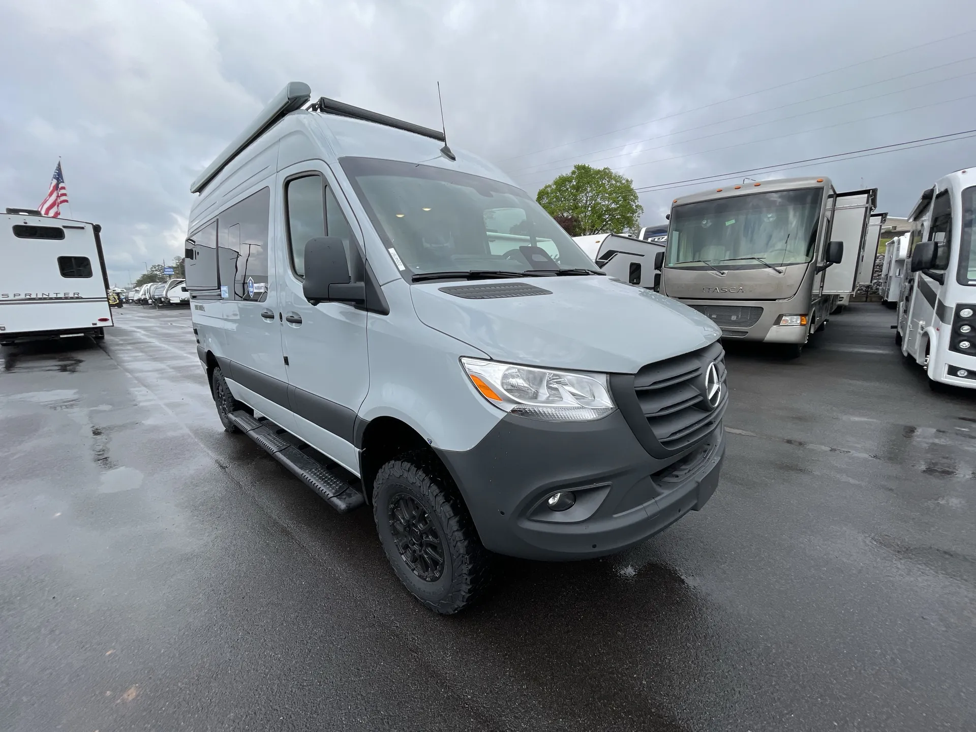 2026 Thor Motor Coach Eddie Bauer 19EB - Photo 2