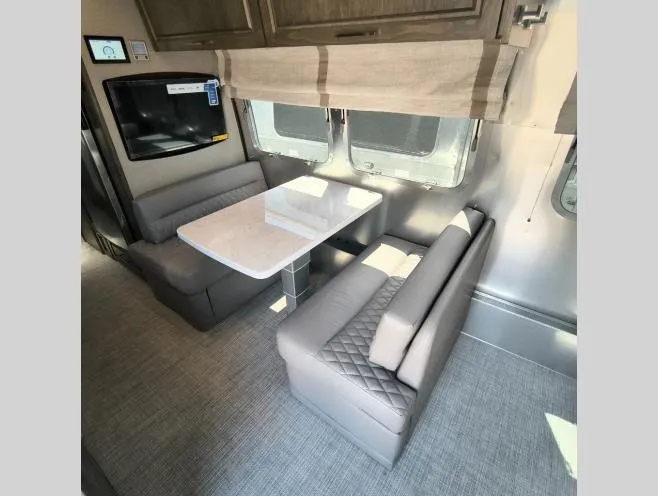 2026 Airstream Classic 30RB Twin - Photo 3