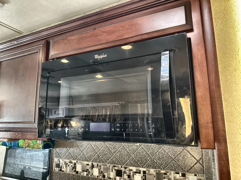 2016 Newmar Canyon Star 3914, Photos photo 28