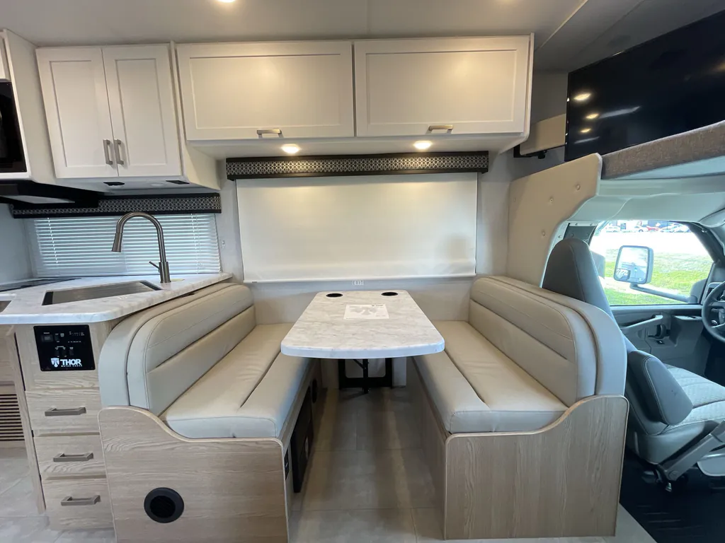 2026 Thor Motor Coach Freedom Elite 28HZ, Photos photo 10