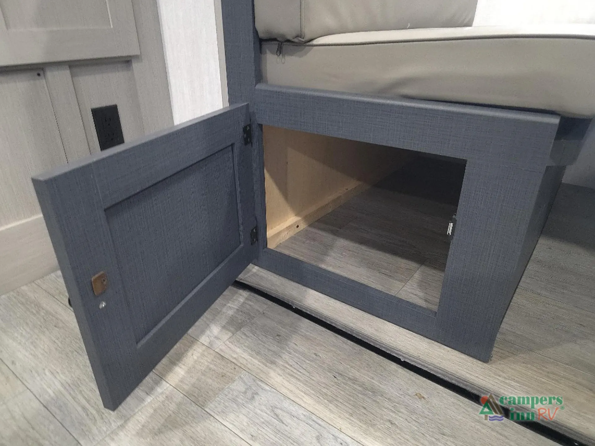 2025 Coachmen Apex 300BHS - Photo 3