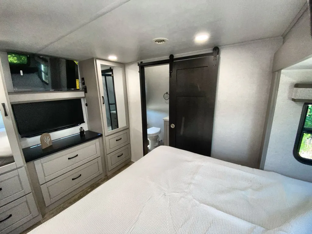 2026 Jayco North Point 395DSDB, Photos photo 33