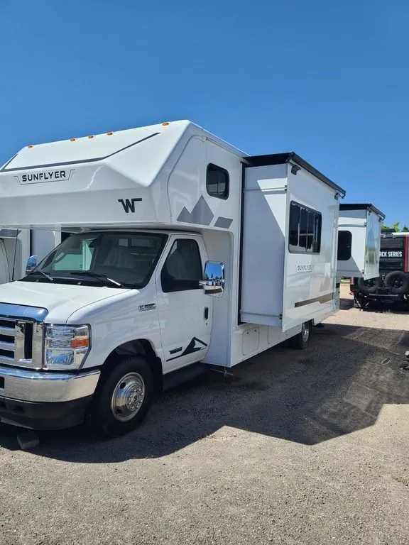 2027 Winnebago SUNFLYER 26FE - Photo 3