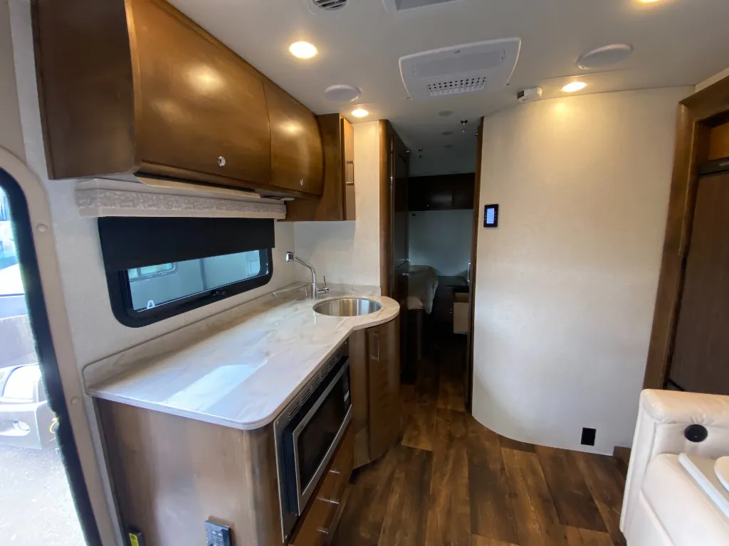 2019 Tiffin Wayfarer 24 TW, Photos photo 14