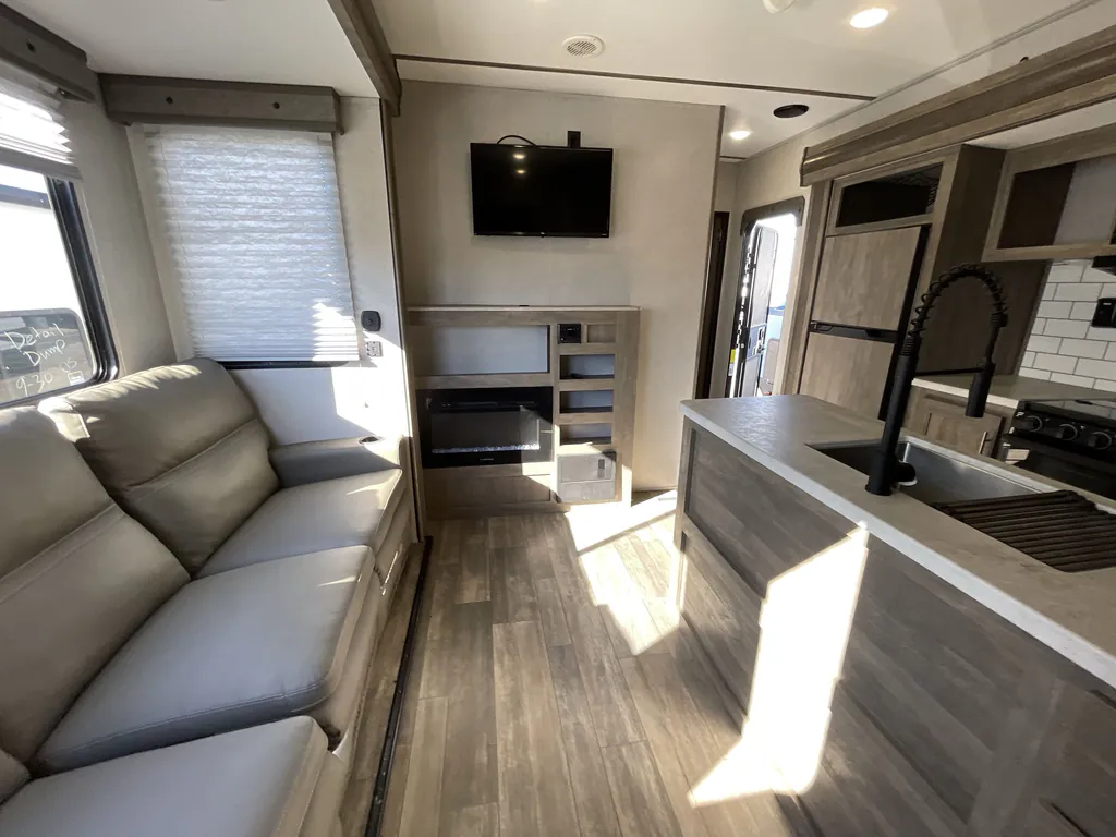 2022 Forest River XLR Boost 31QB, Photos photo 3