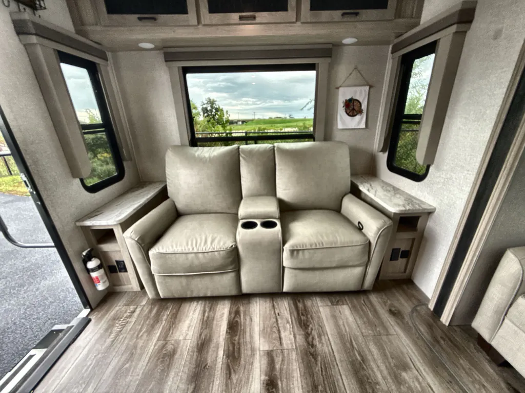 2022 East to West Alta 2850KRL, Photos photo 15