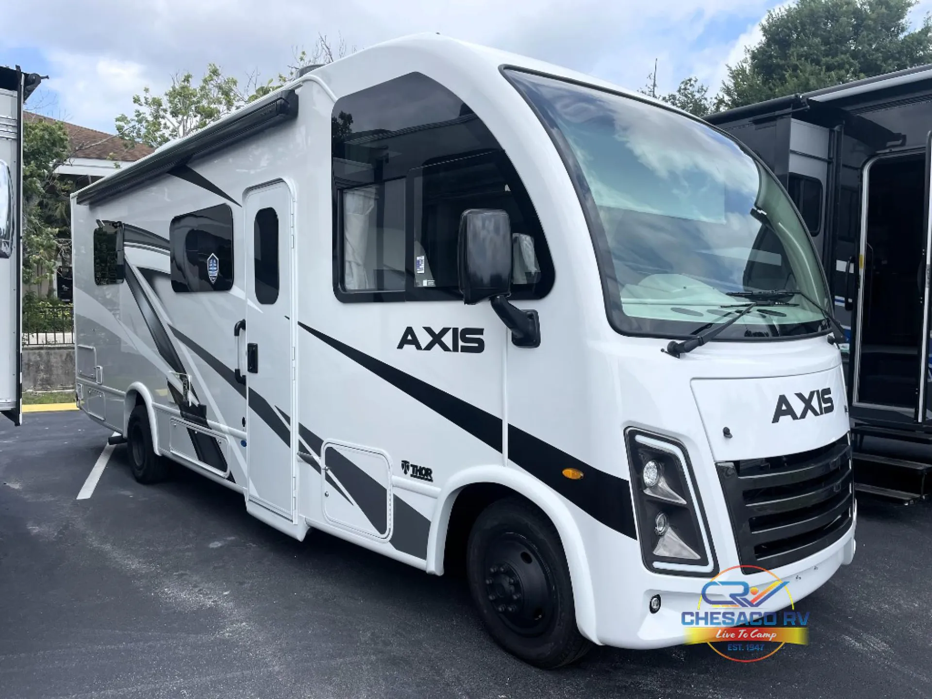 2025 Thor Motor Coach Axis 26.1 - Photo 2