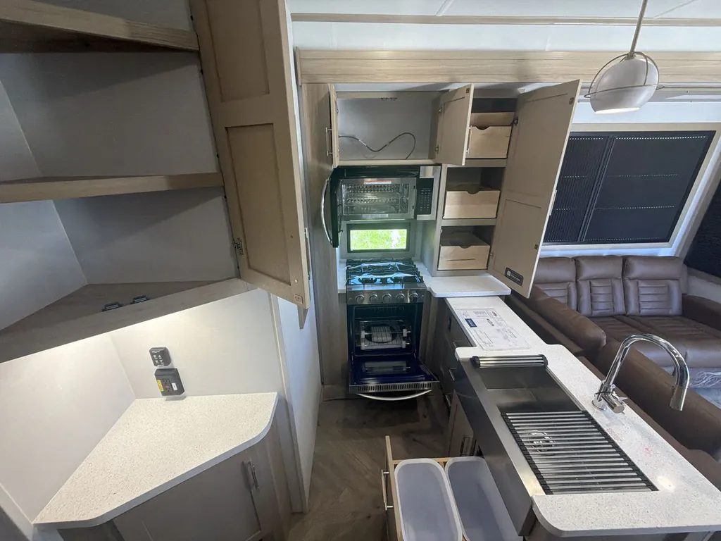 2026 Keystone Raptor 433, Photos photo 4