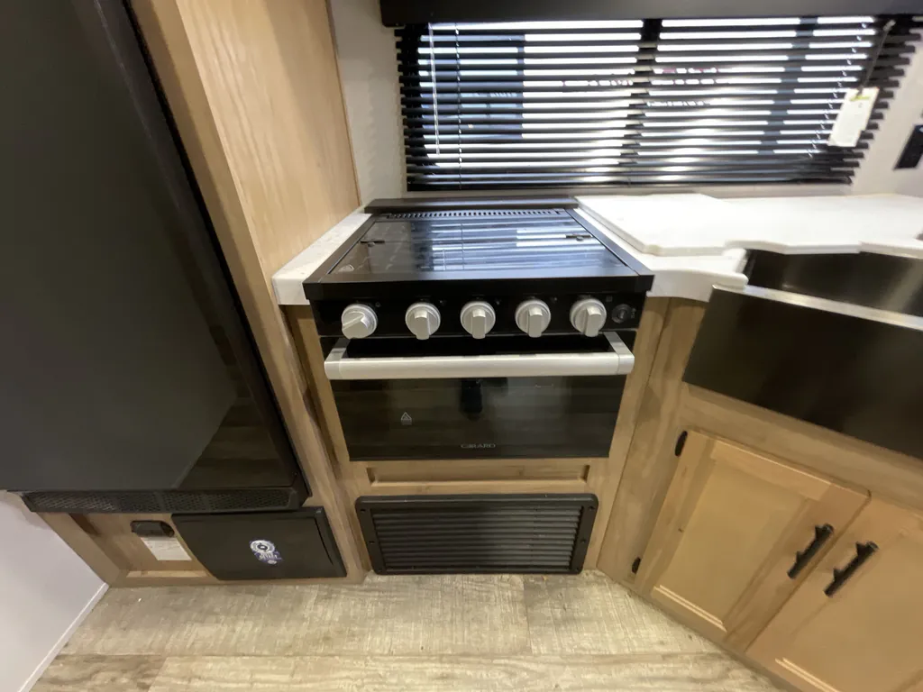 2023 Forest River Cherokee 306MM, Photos photo 8