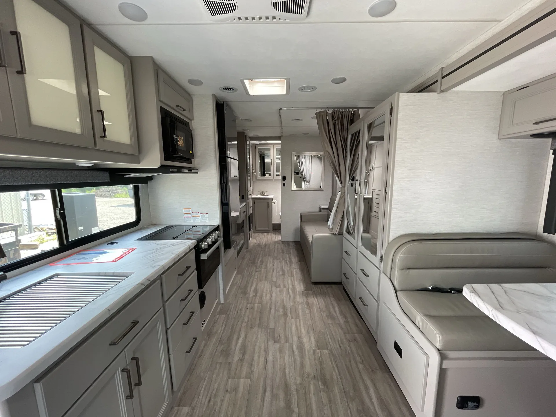 2025 Thor Motor Coach Coleman 27CL — living area main