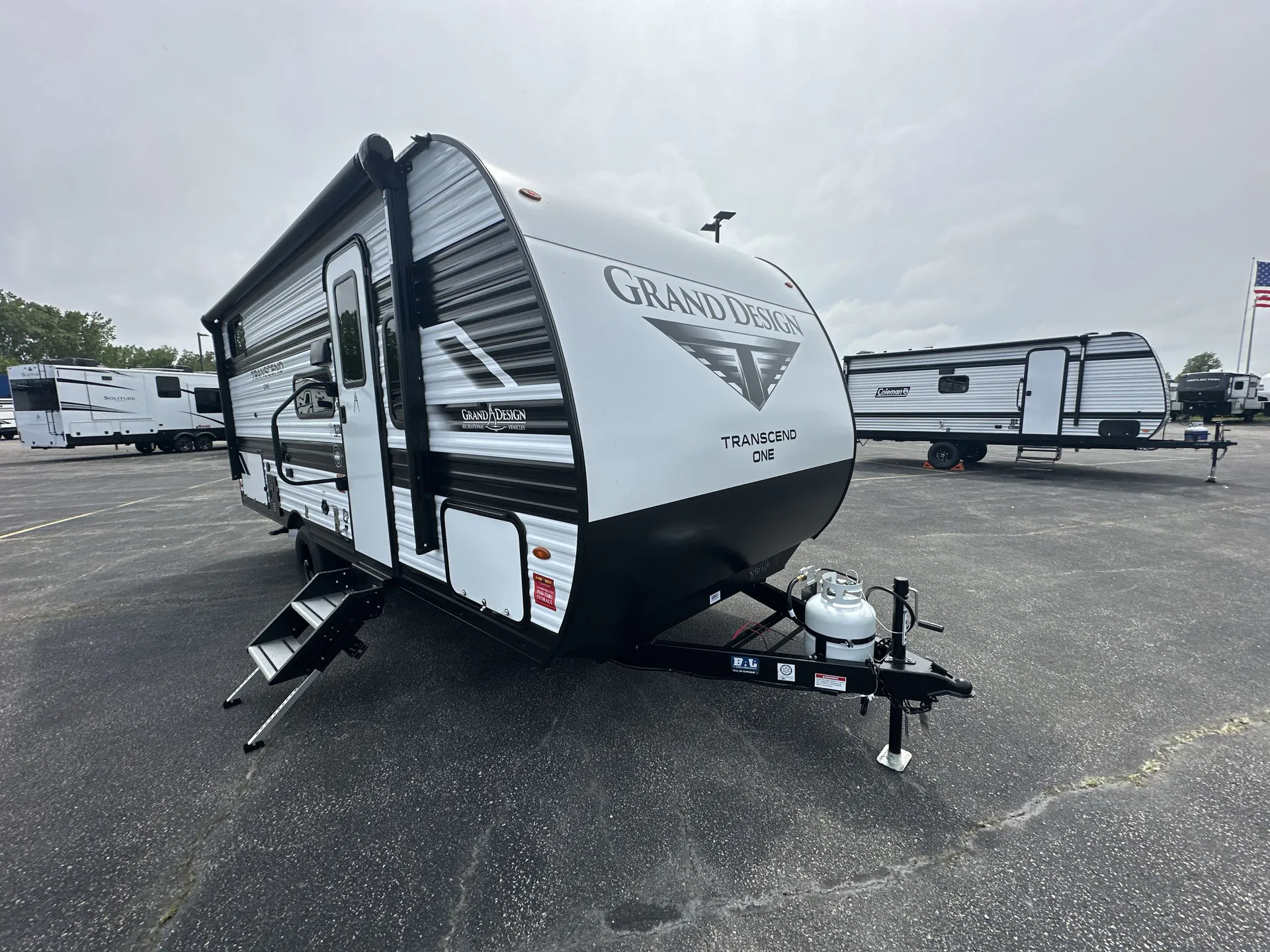 2027 Grand Design Transcend One 161BH - Photo 2