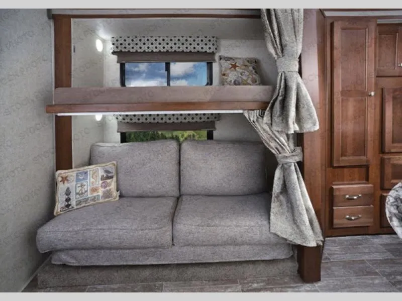 2019 Forest River Sunseeker LE 3250DSLE - Photo 3