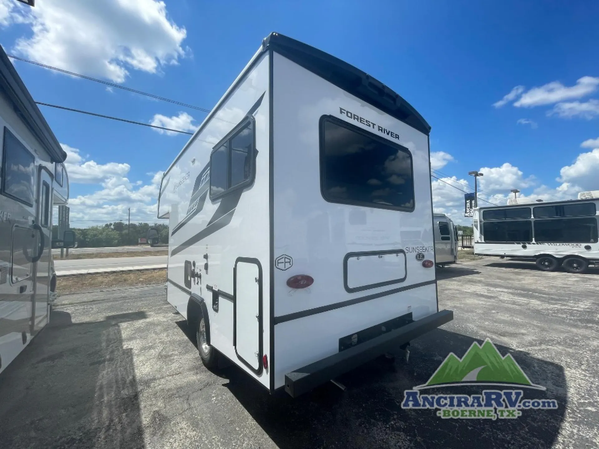 2027 Forest River Sunseeker LE 2350LE - Photo 4