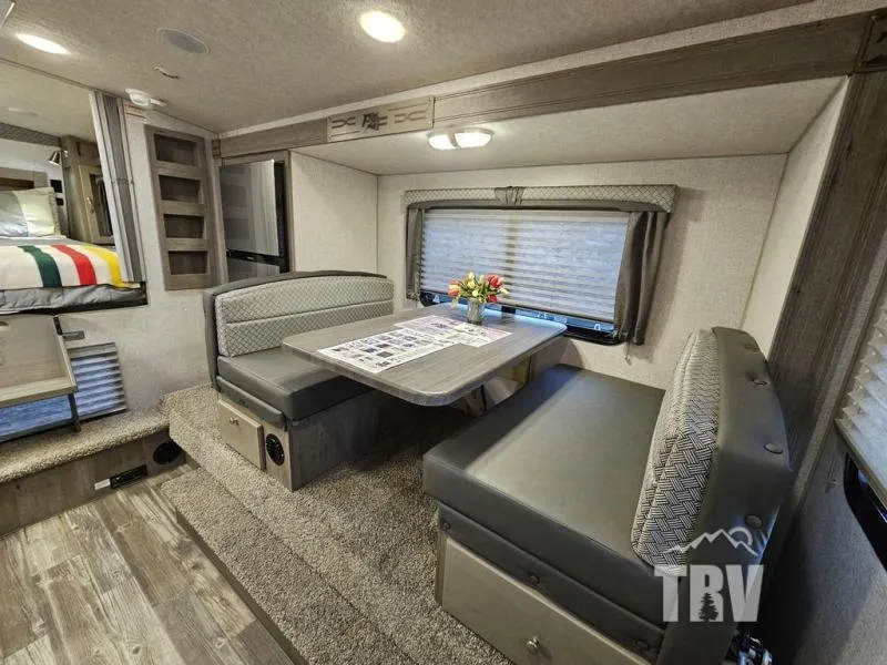 2025 Northwood Arctic Fox Camper 990 - Photo 4