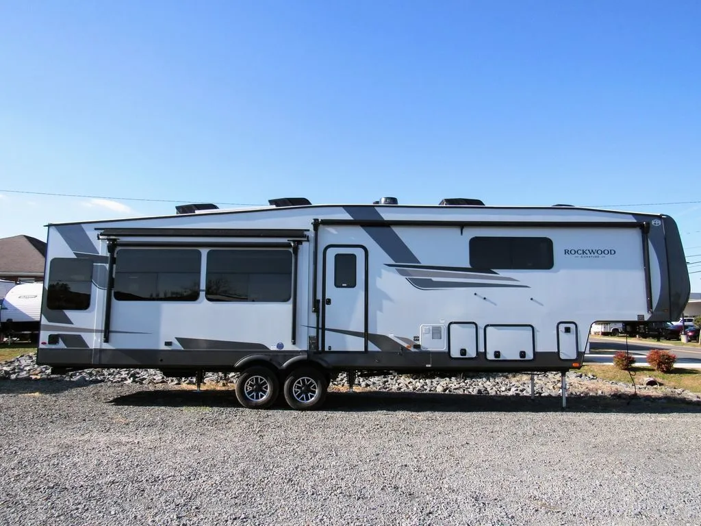 2026 Forest River Rockwood Signature 401SFB - Photo 2