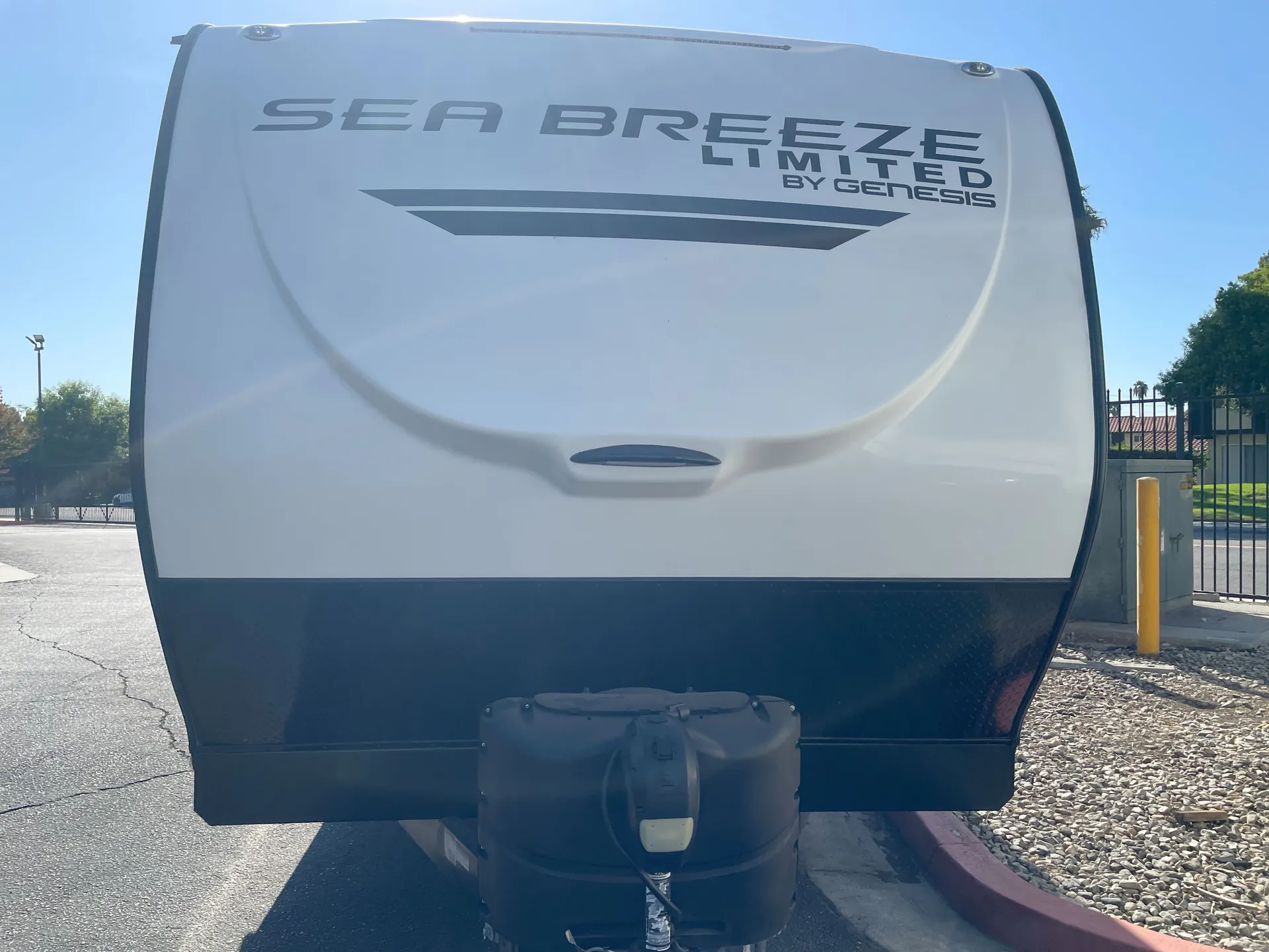 2024 Genesis Supreme Seabreeze 27BHS — front