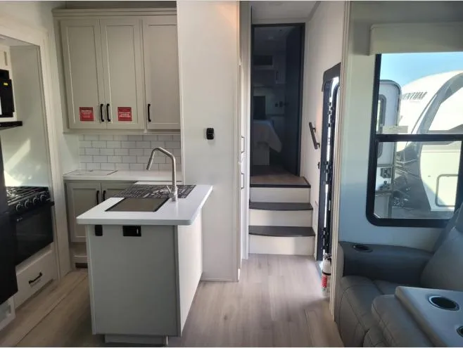 2026 Grand Design Momentum G-Class 320G - Photo 4