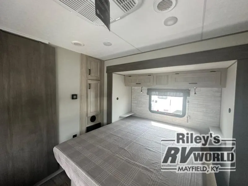 2026 Coachmen Catalina Legacy Edition 313RLTS - Photo 3