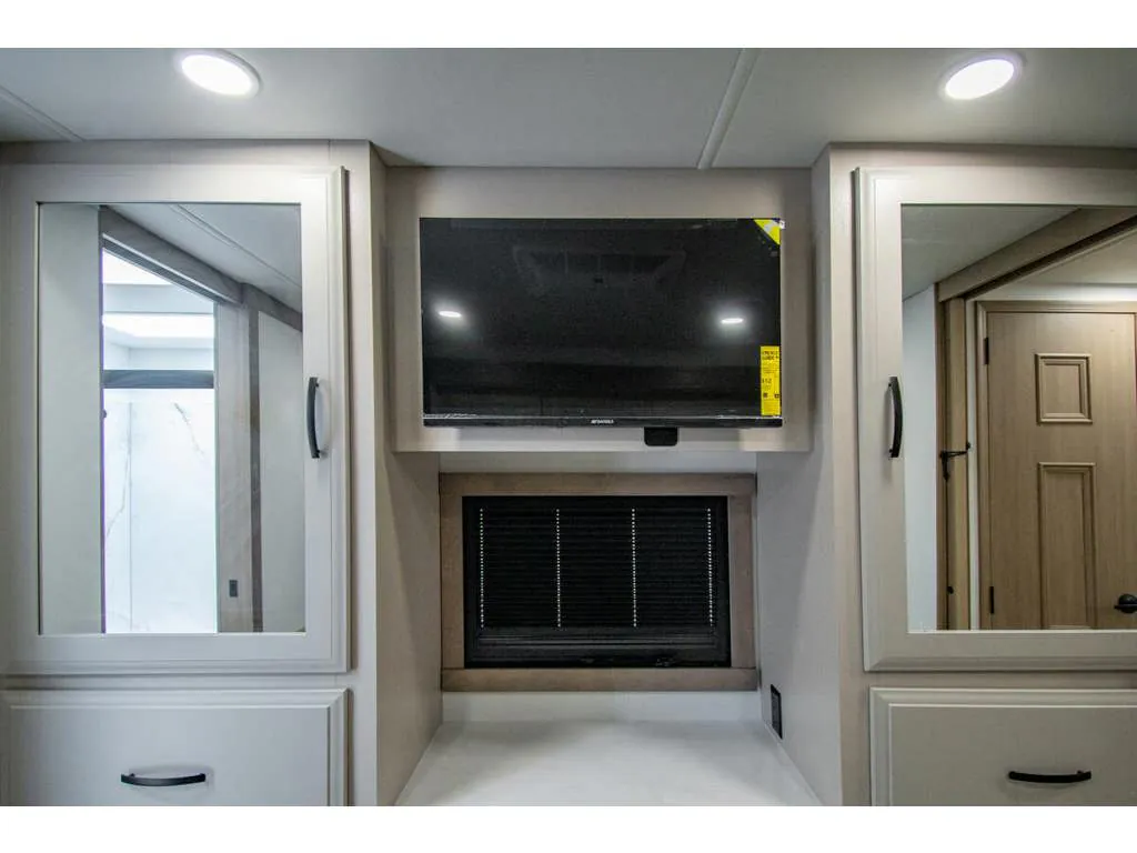2027 Entegra Coach Emblem 36U, Photos photo 32