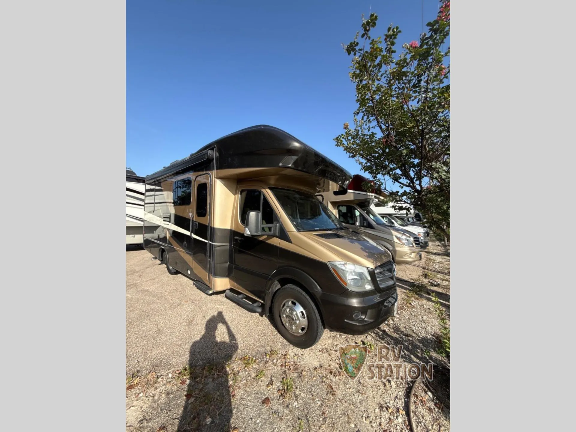 2019 Jayco Melbourne Prestige 24LP dealer photo 1 from RV Station