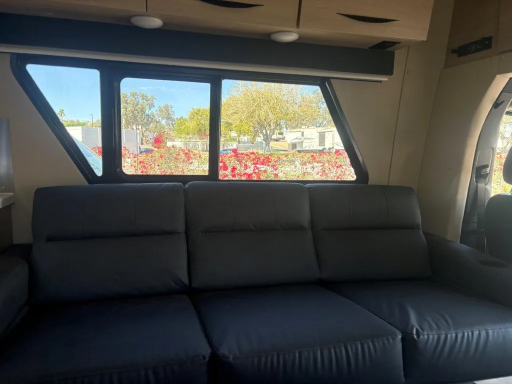2025 Chinook RV Summit SS, Photos photo 12