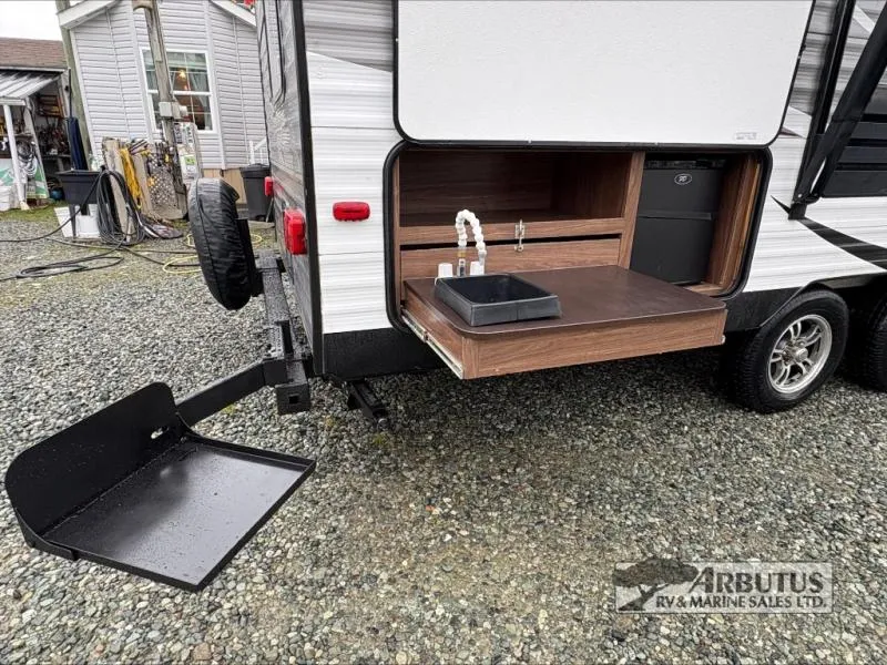 2018 Dutchmen Coleman Lantern Series 215BHWE - Photo 4