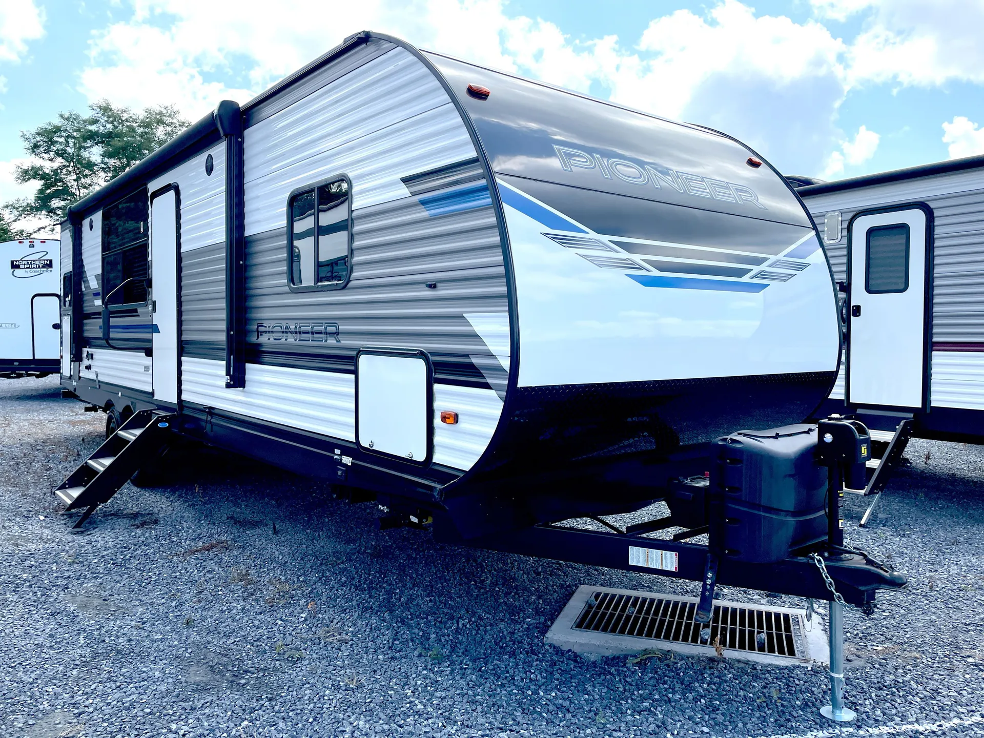 2022 Heartland Pioneer RK300 - Photo 2