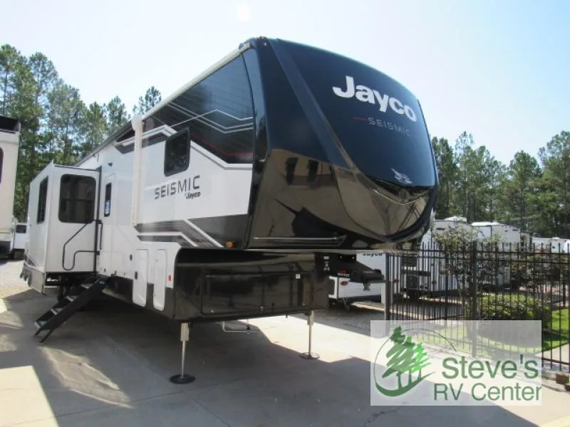 2026 Jayco Seismic 359 - Photo 2