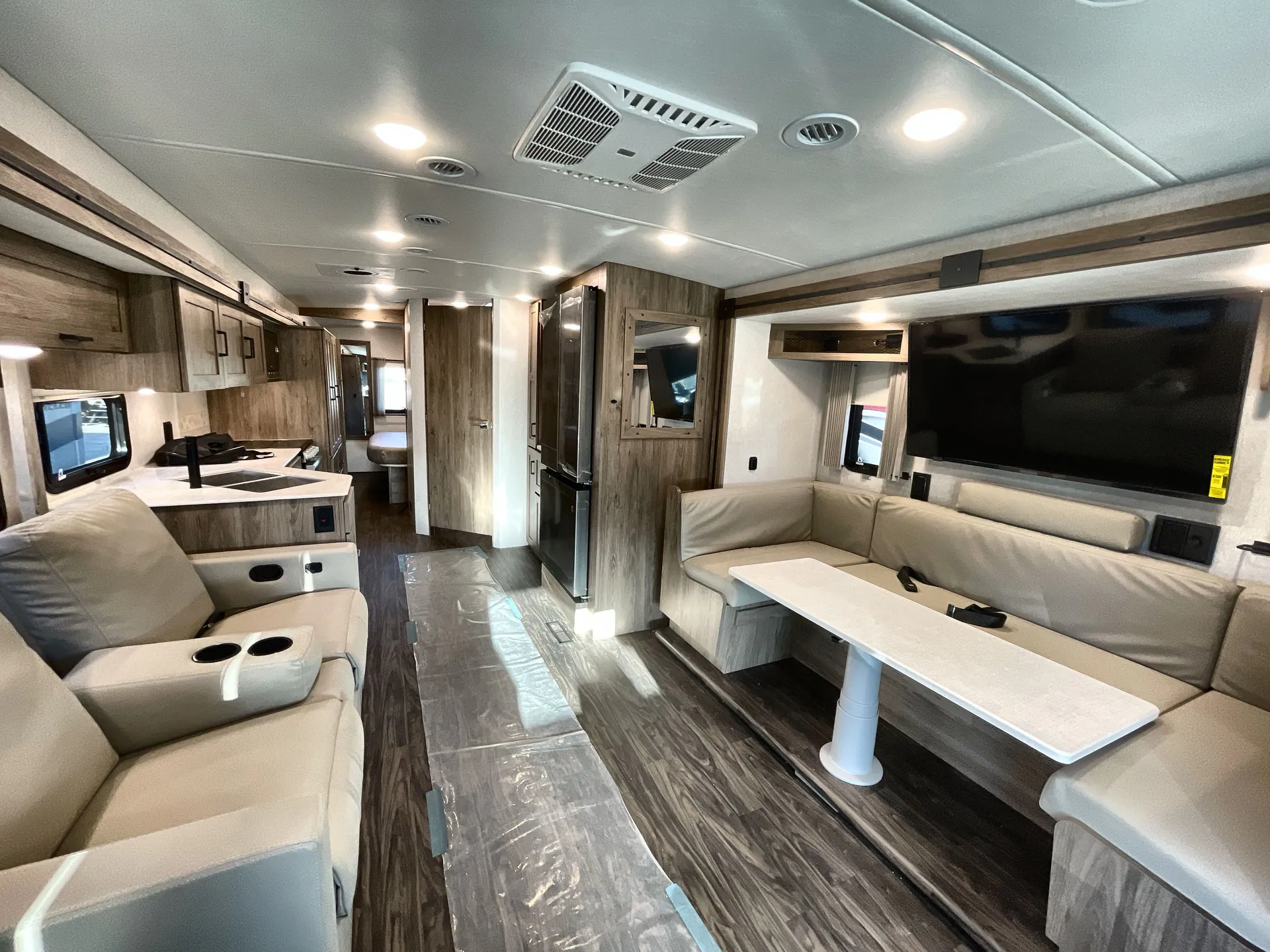 2025 Winnebago Sunstar 34R — living area main