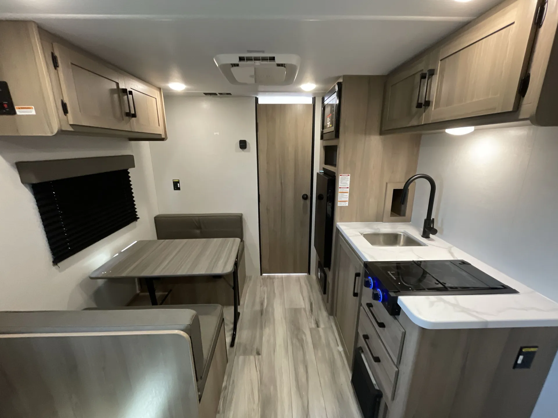 2026 Keystone Coleman Light 17RX - Photo 3