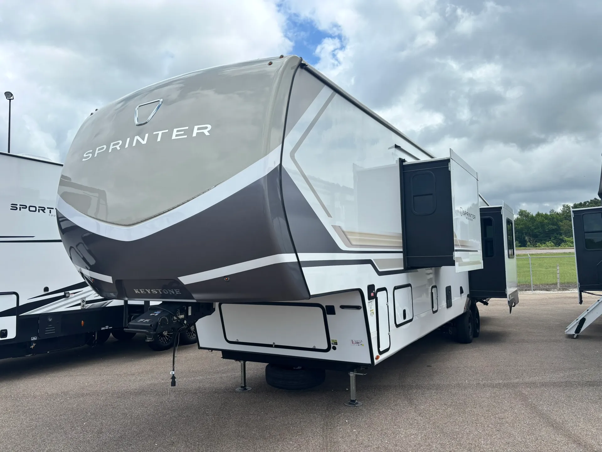 2026 Keystone Sprinter 3840LRK - Photo 3