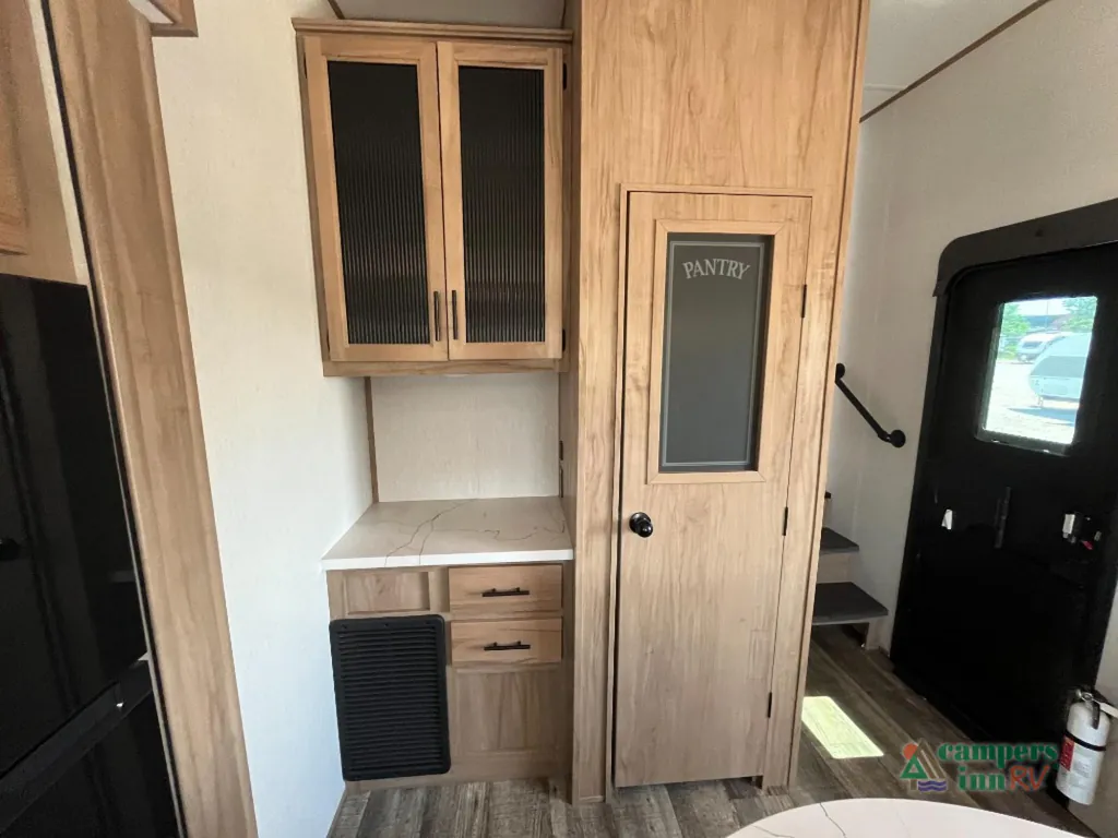2023 Forest River Cherokee Arctic Wolf 3550 SUITE, Photos photo 23